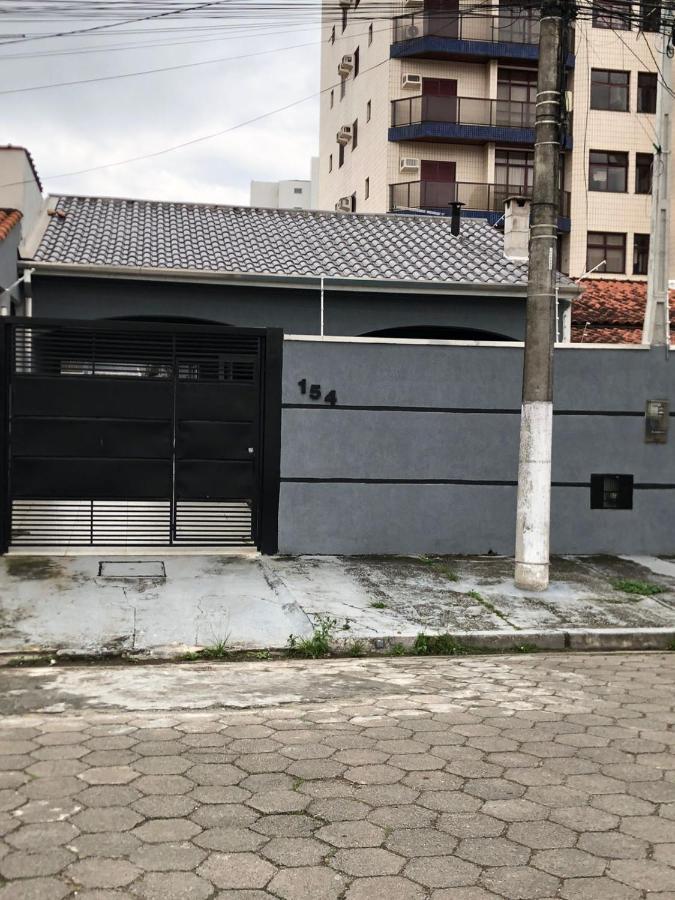 Casa Na Martim De Sa - 50M Da Praia Com Piscina 까라과따뚜바 외부 사진